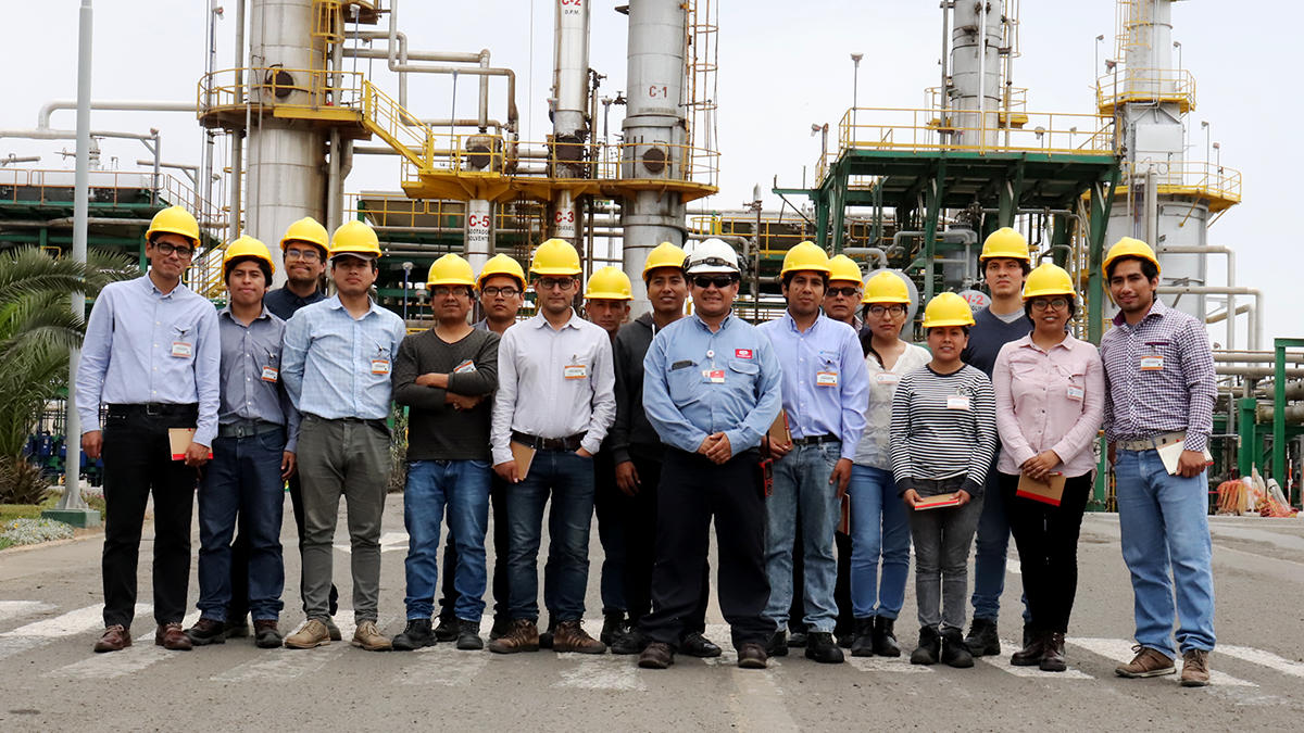 San Marcos students learn hydrocarbon processes in Conchán Refinery