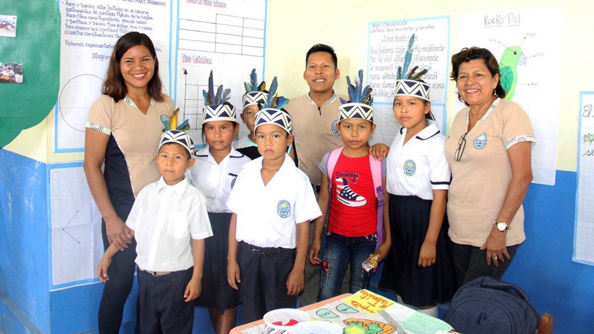 PETROPERÚ realiza Feria Pedagógica en Iquitos