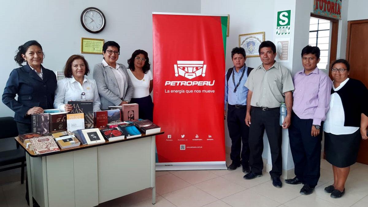 PETROPERU delivered books from Ediciones Copé in Sechura, Piura