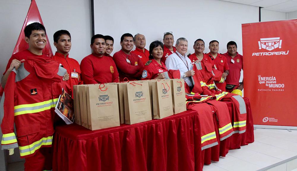 PETROPERÚ delivered an important donation to the firefighters of San Juan de Miraflores and Lurín