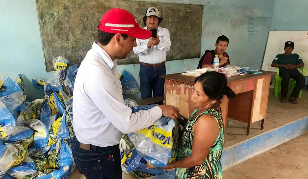 PETROPERÚ entregó víveres y agua a familias de Manseriche