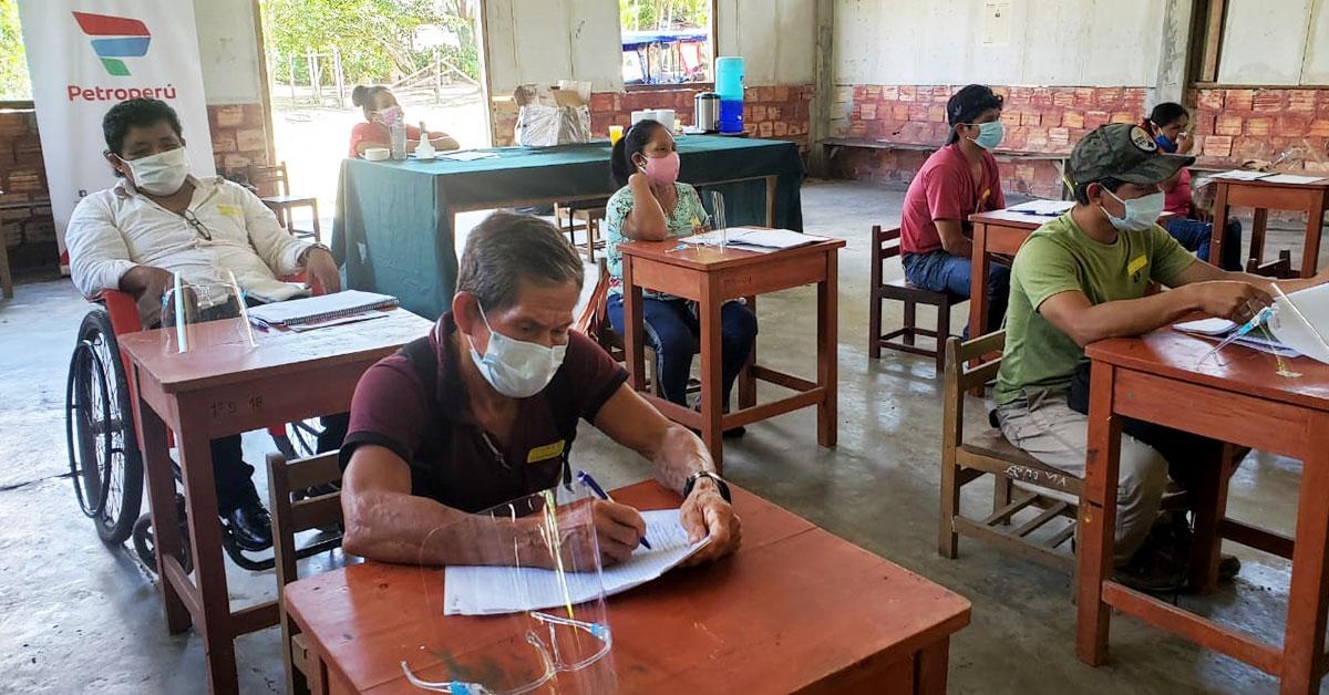 Líderes de Iquitos fortalecen sus habilidades en taller de gobernabilidad y gestión pública