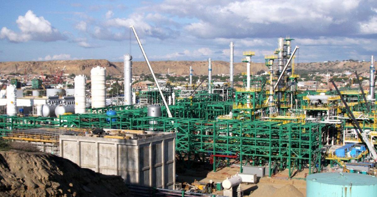 Schoolchildren take a virtual tour of the new Talara Refinery