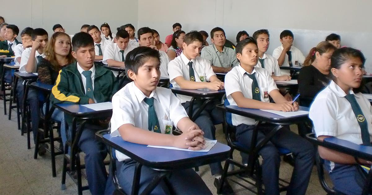 PETROPERÚ supports the education sector through a reinforcement program