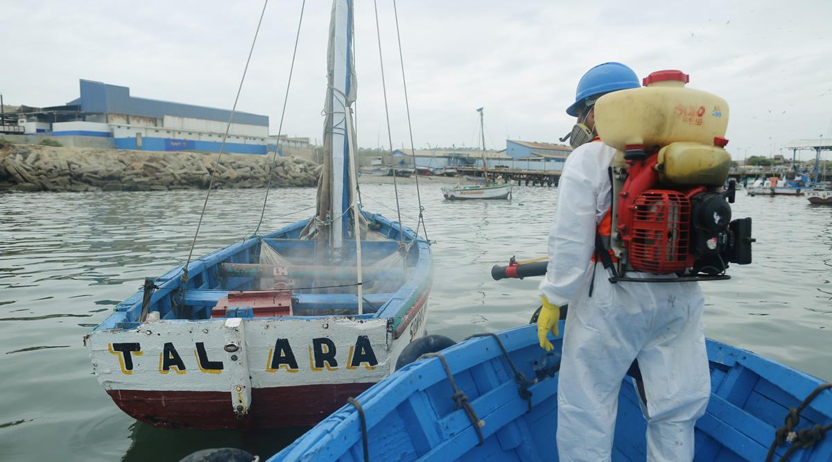 PETROPERU disinfects the Talara fishing landing and markets