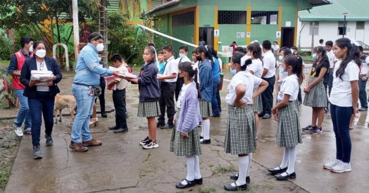 Más de 30 mil alumnos de comunidades nativas beneficiadas con útiles escolares