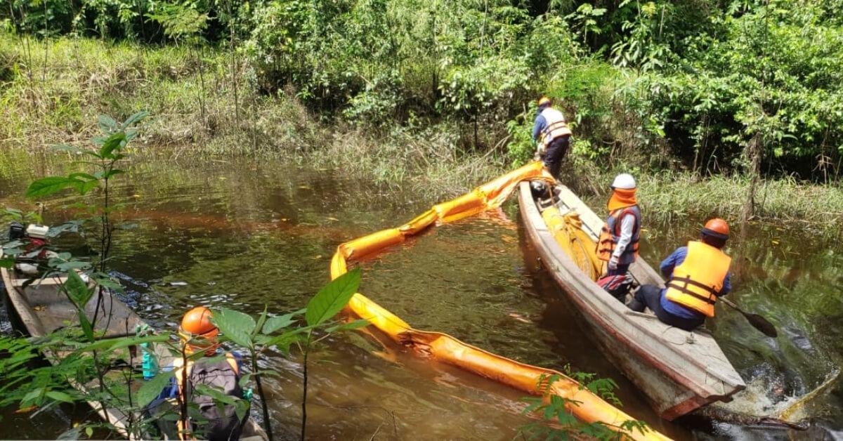 Continúan labores de contención y limpieza en contingencia ambiental generada por terceros