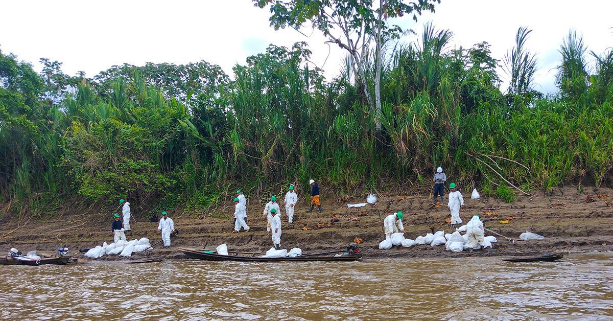 Blockade by communities prevents containment and recovery works of crude oil and initial cleaning in the Cuninico River