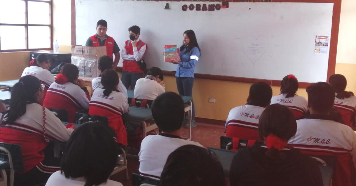 Petroperú entrega útiles escolares a miles de estudiantes