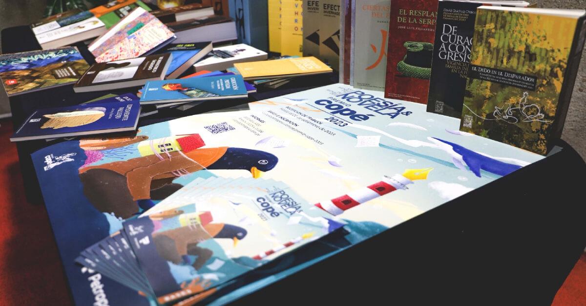 Petroperú entrega libros de ediciones Copé a colegios de Iquitos