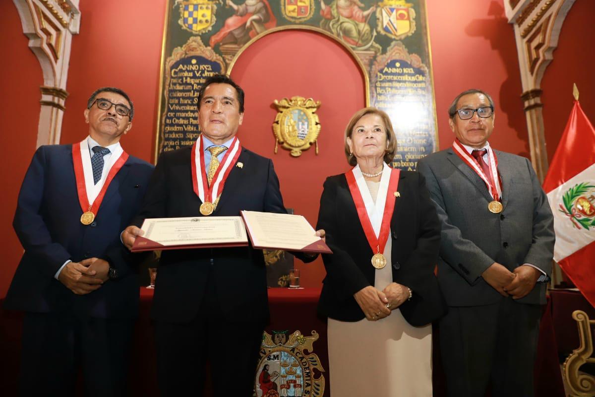 Presidente de Petroperú fue reconocido como personalidad destacada 2025 por la UNMSM