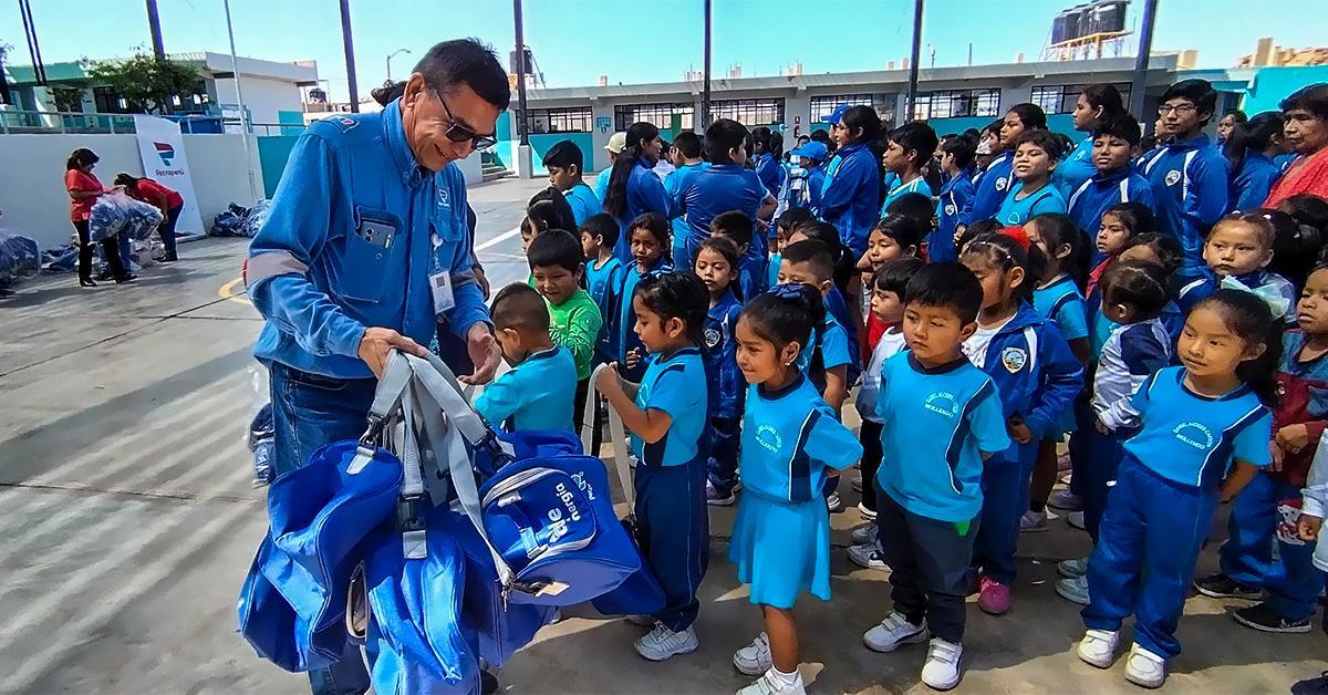 Petroperú promotes education in the south with school supplies and libraries