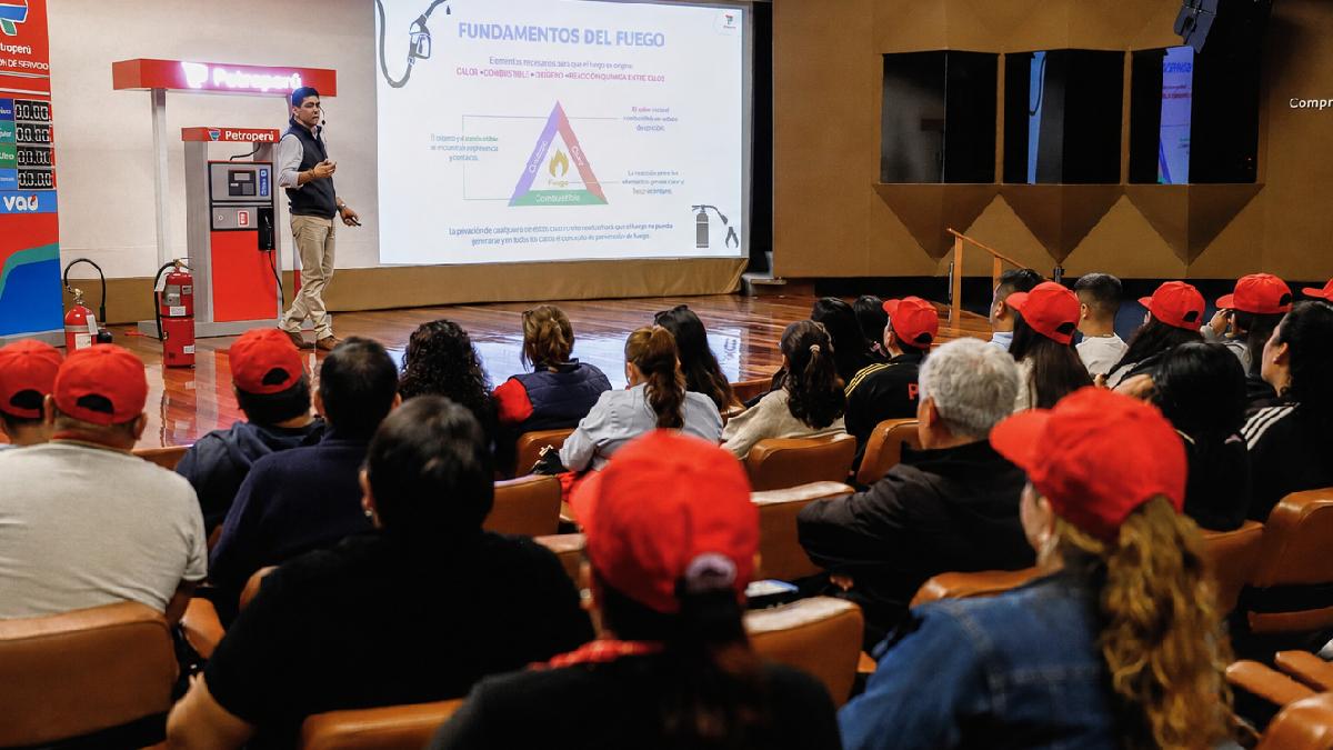 Petroperú promueve mejores estándares de servicio y seguridad en estaciones afiliadas a Petrored