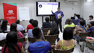 Taller de poesía en PETROPERÚ contó con gran asistencia
