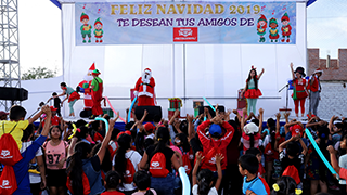Más de 900 niños de Villa el Salvador vivieron la magia de la Navidad
